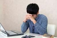 約6割の男性が「元気がなく」その理由は「お金の問題」