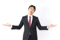 役員が退職した月の給与はどうするべきですか？